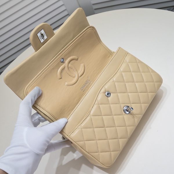 シャネルバッグ角部分ディテール